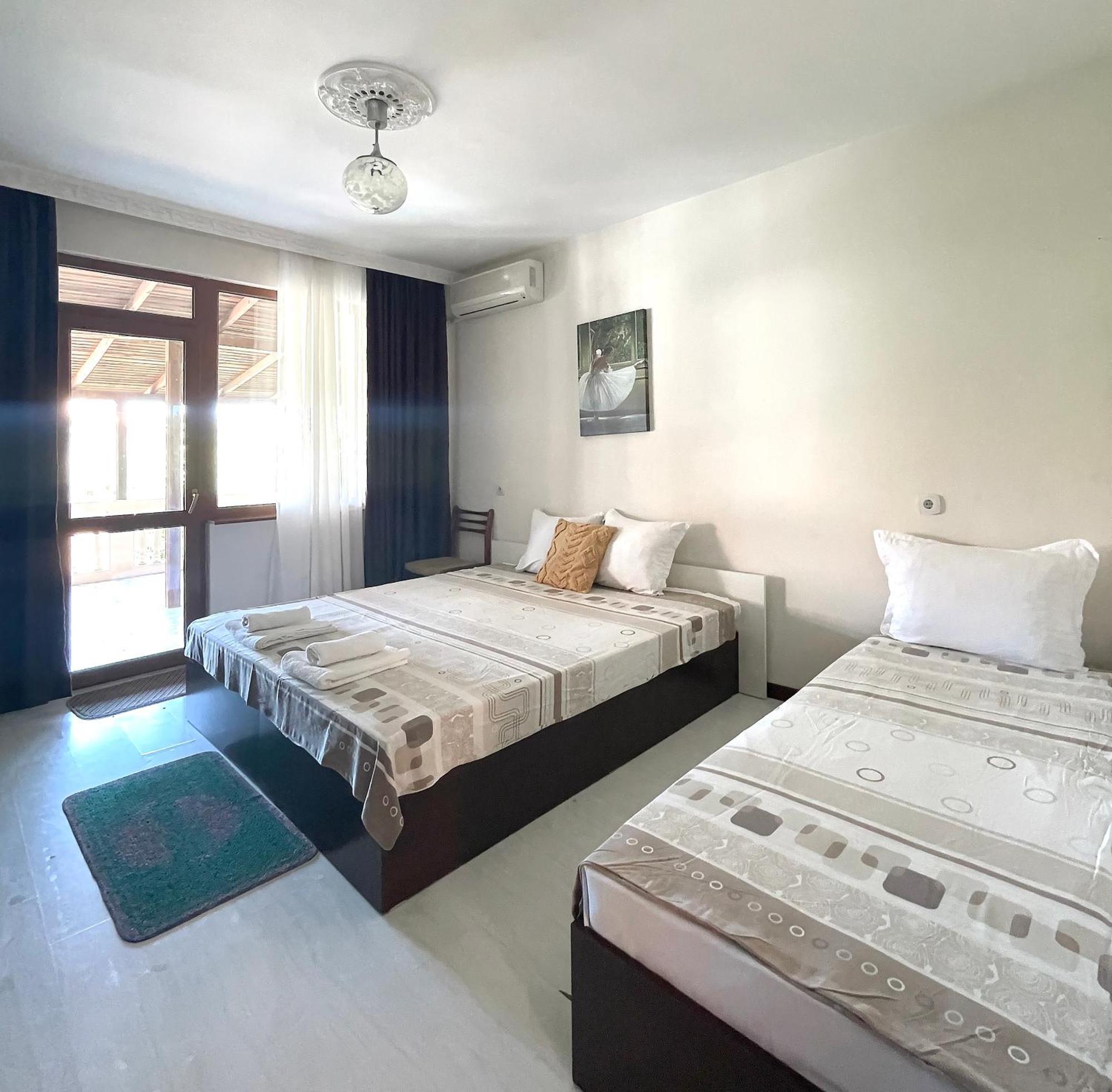 Hotel Zoia Chernomorets Esterno foto